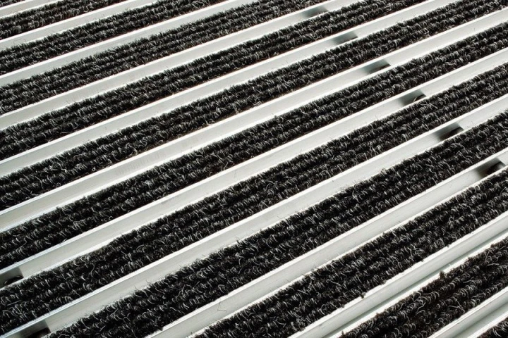 wycieraczka-czarna-z-aluminium-vario-75-x-50-aco