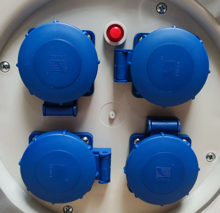 Przedłużacz zwijany 1-fazowy 50m, IP-55, 4x230V, guma 3x2.5, termik, max 4,6KW