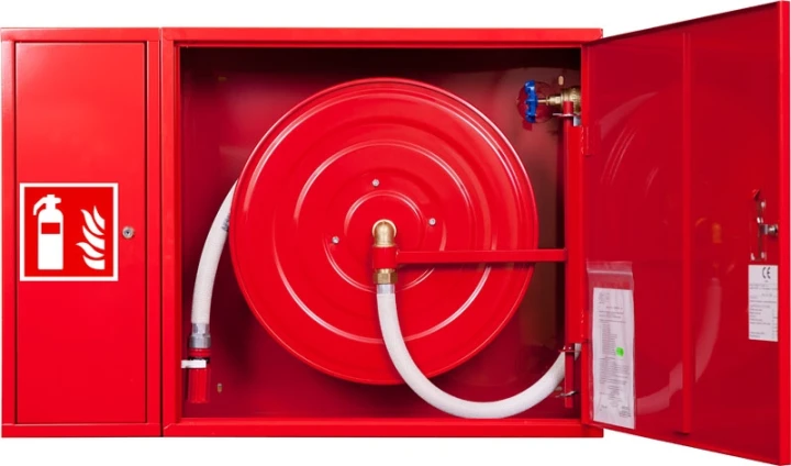 Hydrant wewnętrzny Z-25/30G zawieszany z wężem półsztywnym 25mm dł. 30m i miejscem na gaśnicę