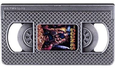 5 $, Kaseta VHS z filmem Goonies, Srebrna moneta