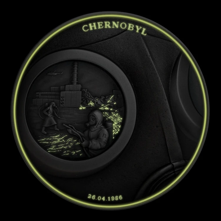 Srebrna moneta 5$ Czarnobyl fluoroscencja 2