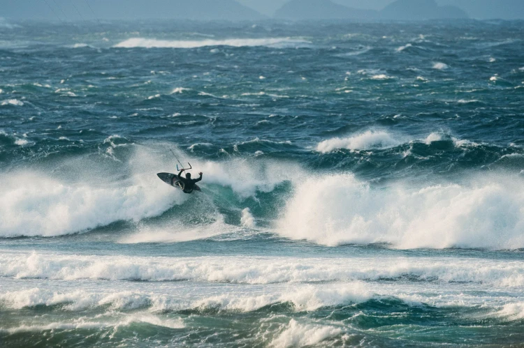 Hak trapezowy Mystic Stealth Bar Surf 2026